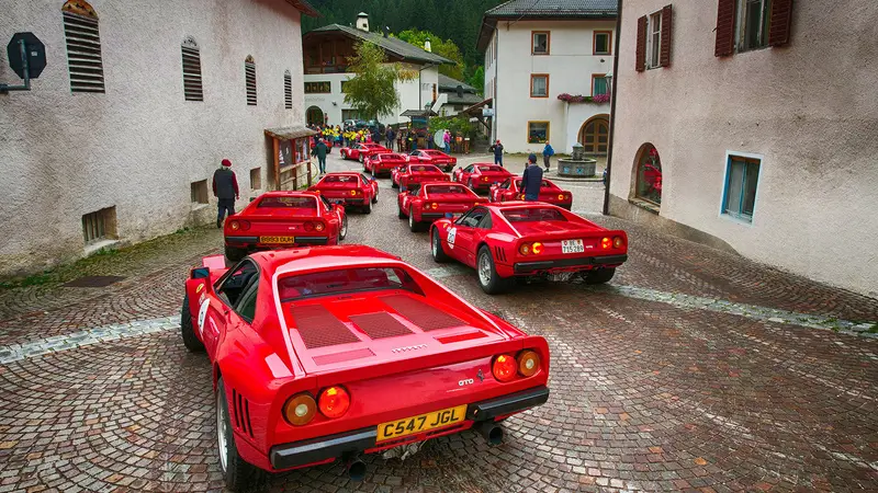 Gallery image 3 of Porsche 911S 2.2