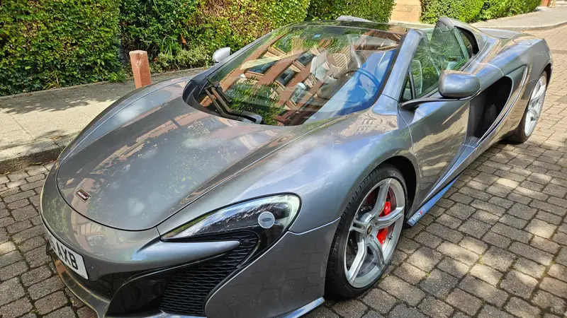 More photos of 720S
