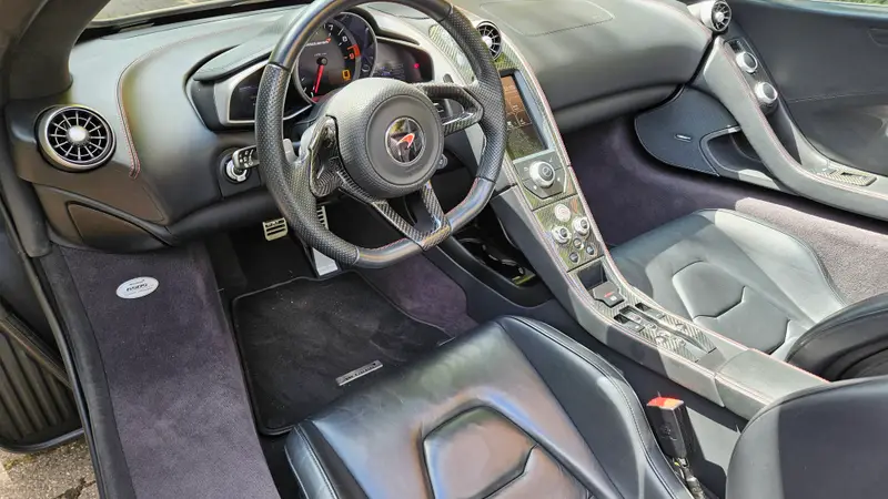 720S extra image 10