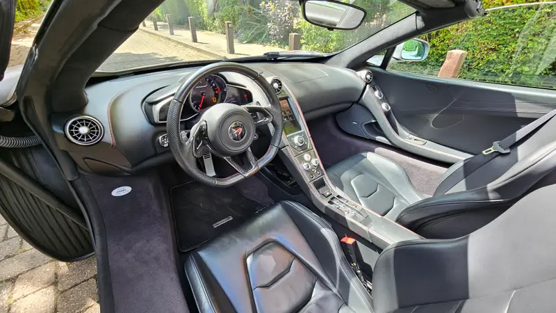 720S extra image 11