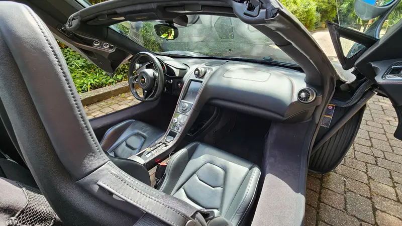 720S extra image 12
